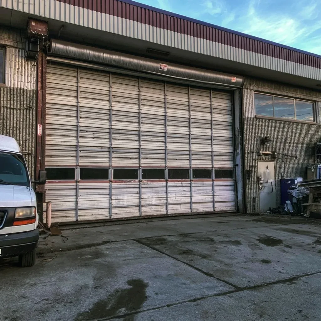 Garage door guides and local advice for Leawood, KS